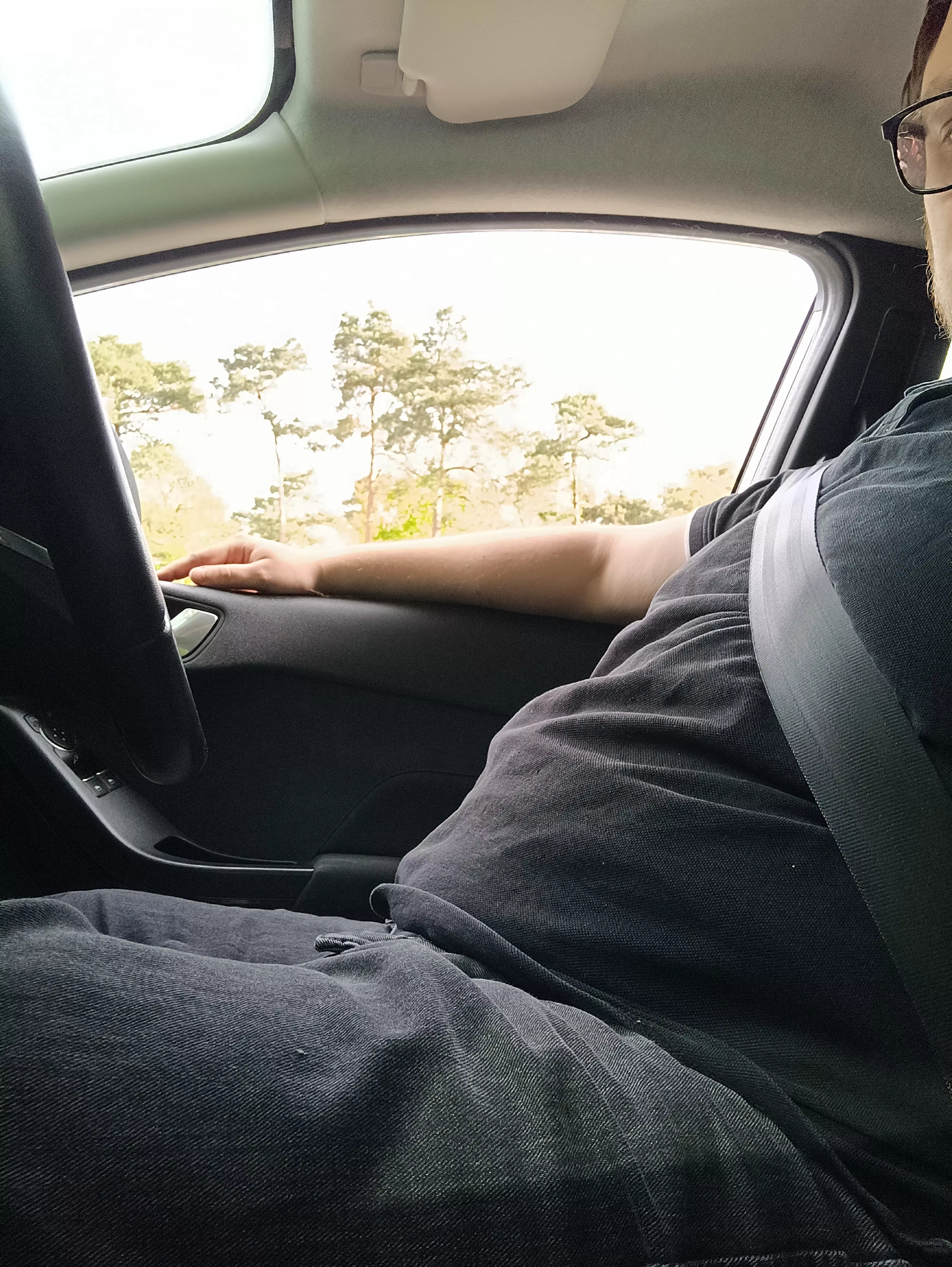 Stuck in a full stop traffic jam. Anyone care to help me waste some time? posted by Peter3nis