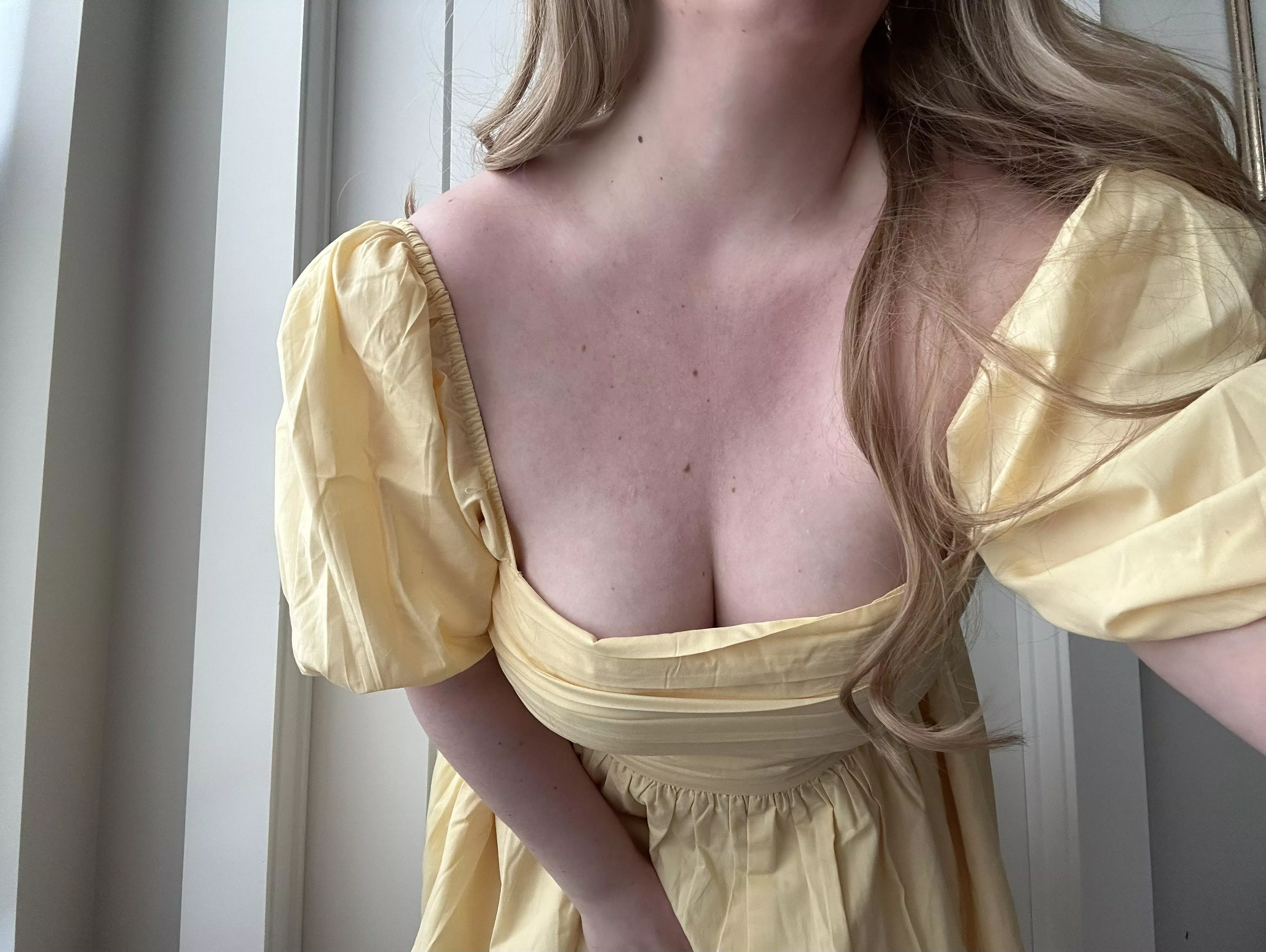 Sundress season ☺️🌻 [f] posted by la_bombon