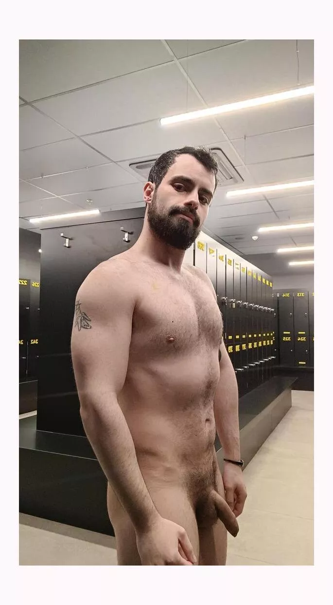 Taking pics naked in the lockers after wlrkout posted by MammothPay1536