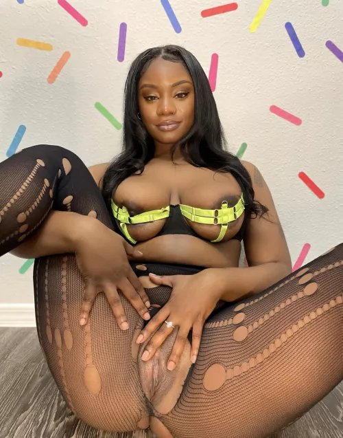 This pretty n***** is all for BWC  by littlelayaa