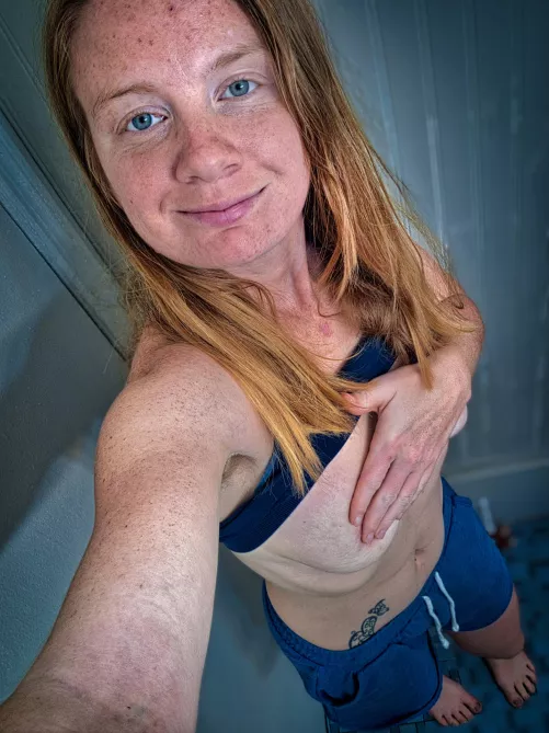 This redhead wife knows how to spice up your evenings🔥 by Redlilyrose