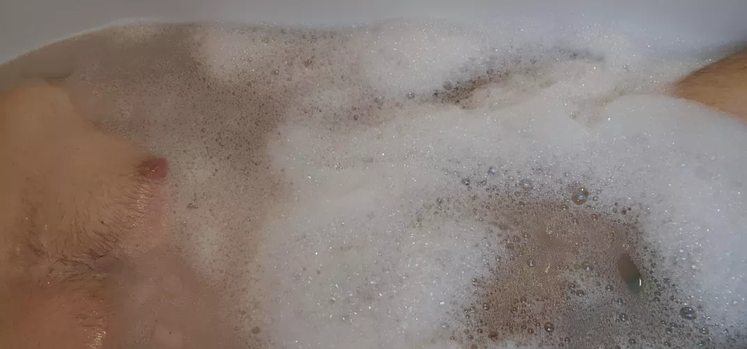 Time to relax before heading out with the GF, finally some alone time together ☺️ by baraynes