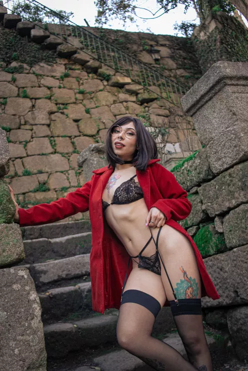 What's sexier than lingerie in public? by Sunniemax