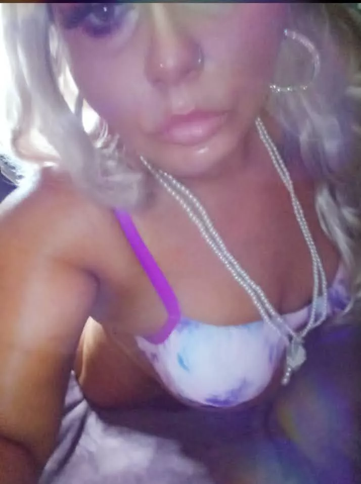 Who's in need of a slutty, thick southern belle.. posted by oliviamatell