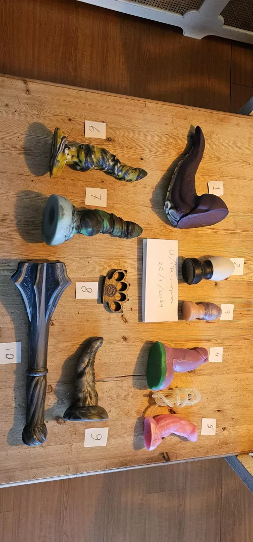 Wts EU/NL multiple (rare) Bad Dragon toys  by Mancavepirate