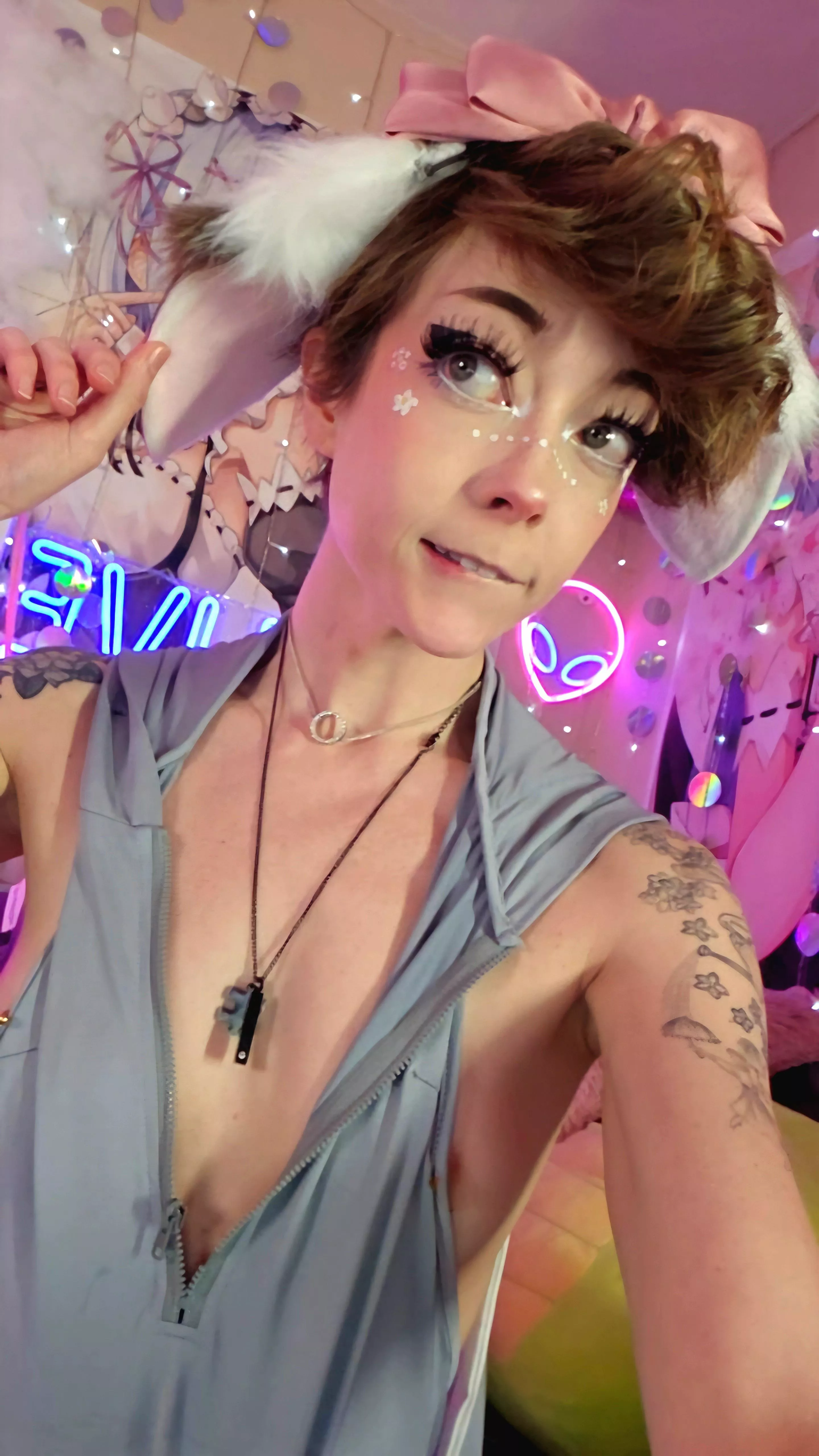 1 month GFE with my personal Snap on sale this month 💕 posted by littlerosexo