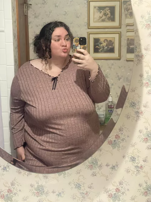 22F | fat nerd. do u like my muumuu haha by Abject-Mall-6700