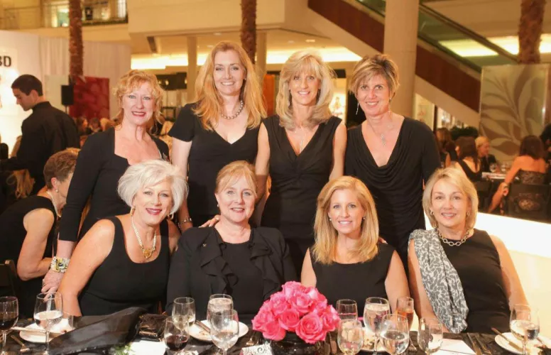 A sexy group of milfs & gilfs💯🔥 by DannyKoker77