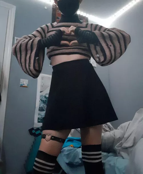 Aaaaah I just can't get enough of this outfit :3 by powered_by-spite