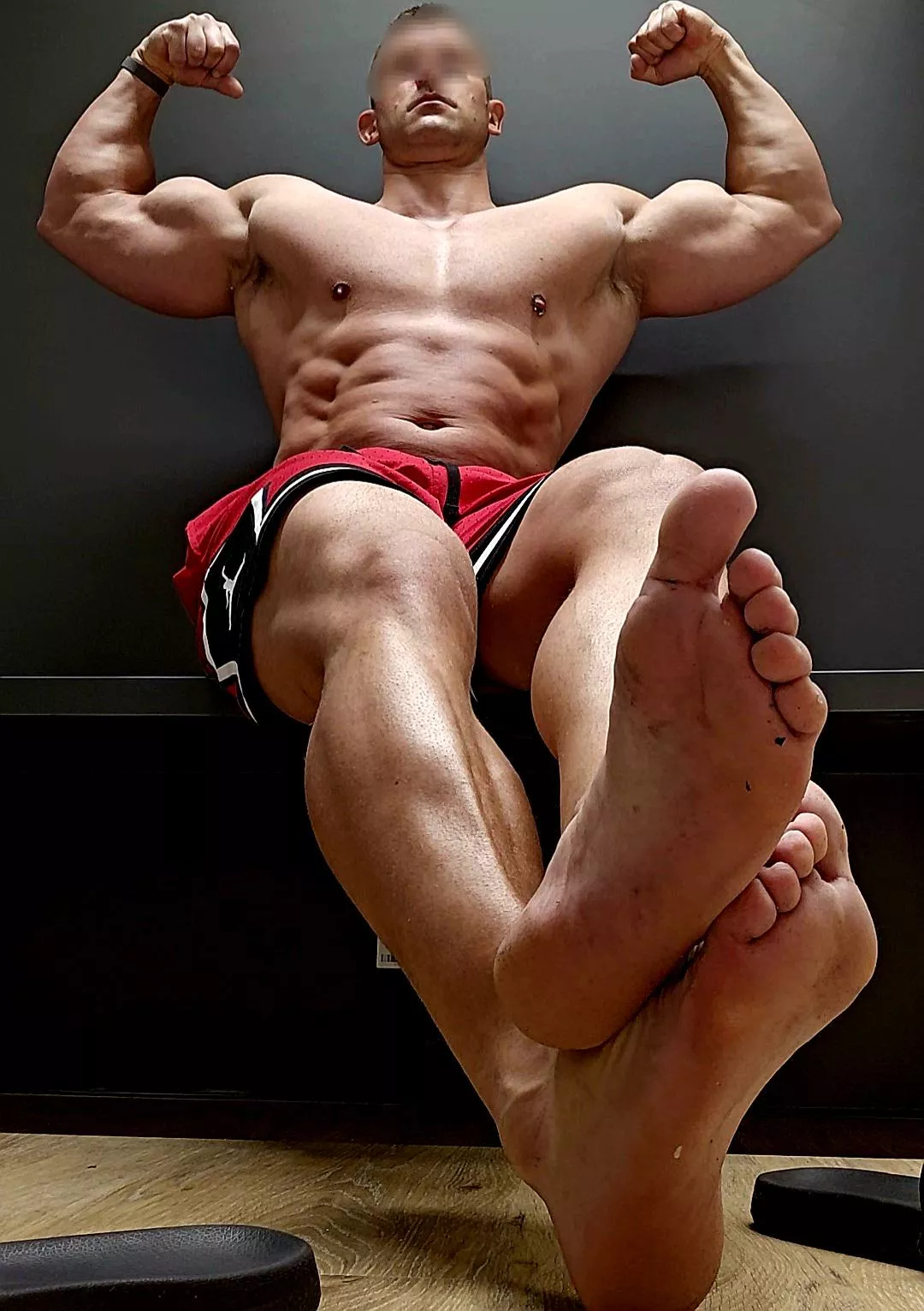 Biceps check after a sesh posted by GermanMuscleBoss