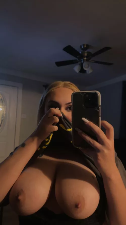 Big tits girl looking to have some fun. Message me on telegram vividuser100 by OverMidnight9925