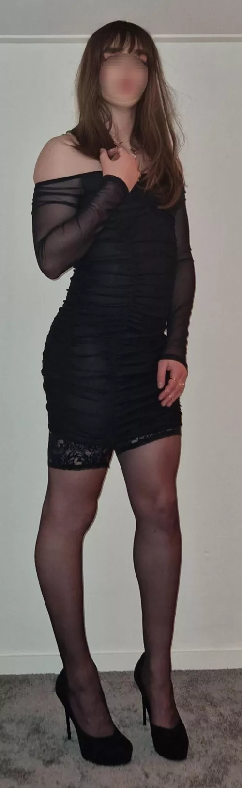 Came up with the courage to post a picture of myself, i think this is the best one I've ever taken! by Sometimes_lisa