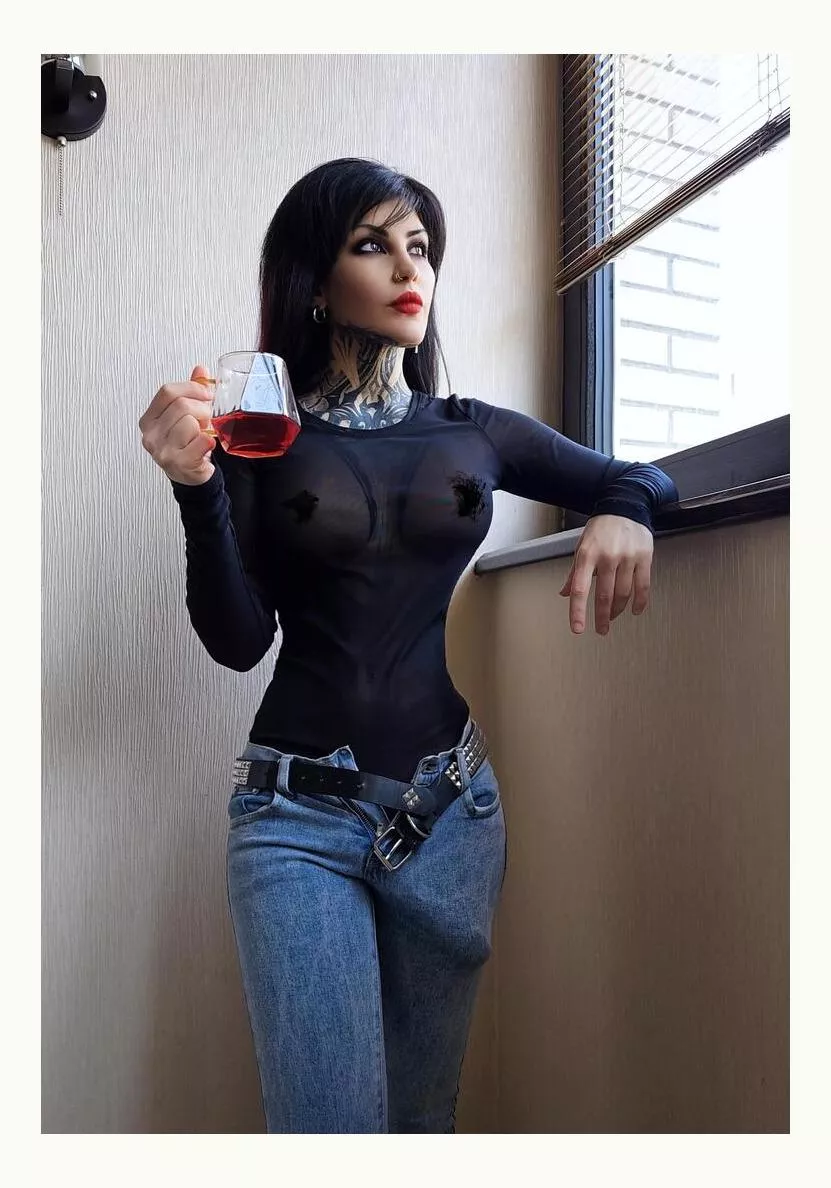 Coffee, hea or my cock? posted by Good-Hovercraft-3366