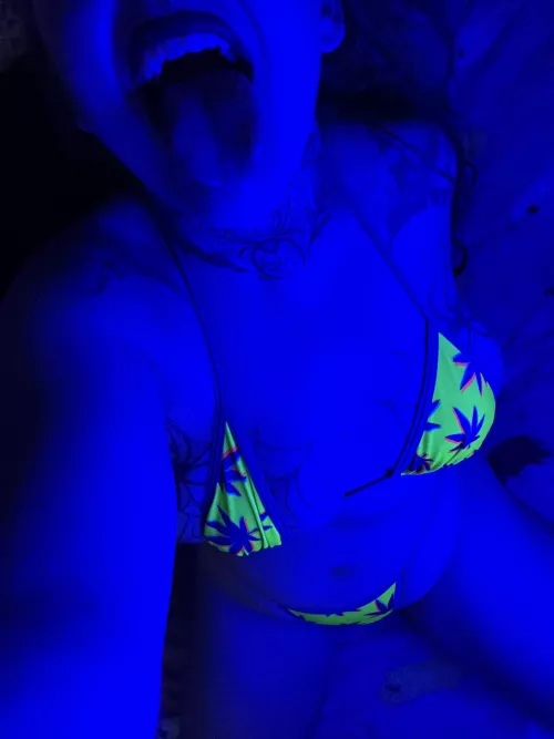 Emo 4/20 by GxthicCreampi