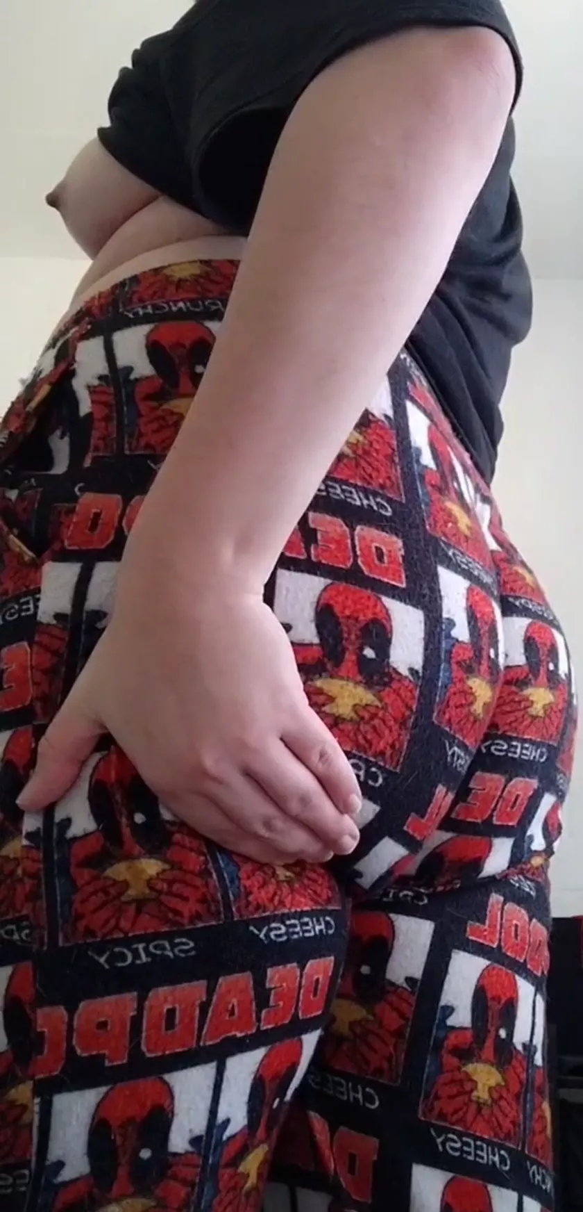 Feel free to message me 😋 posted by Rare-Fee4577