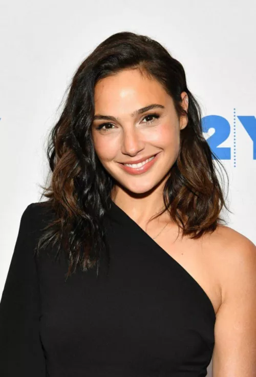 Gal Gadot by Candid-War855