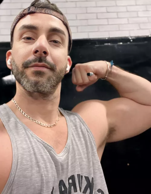 Get it done on a Sunday  by Jorgeoussss