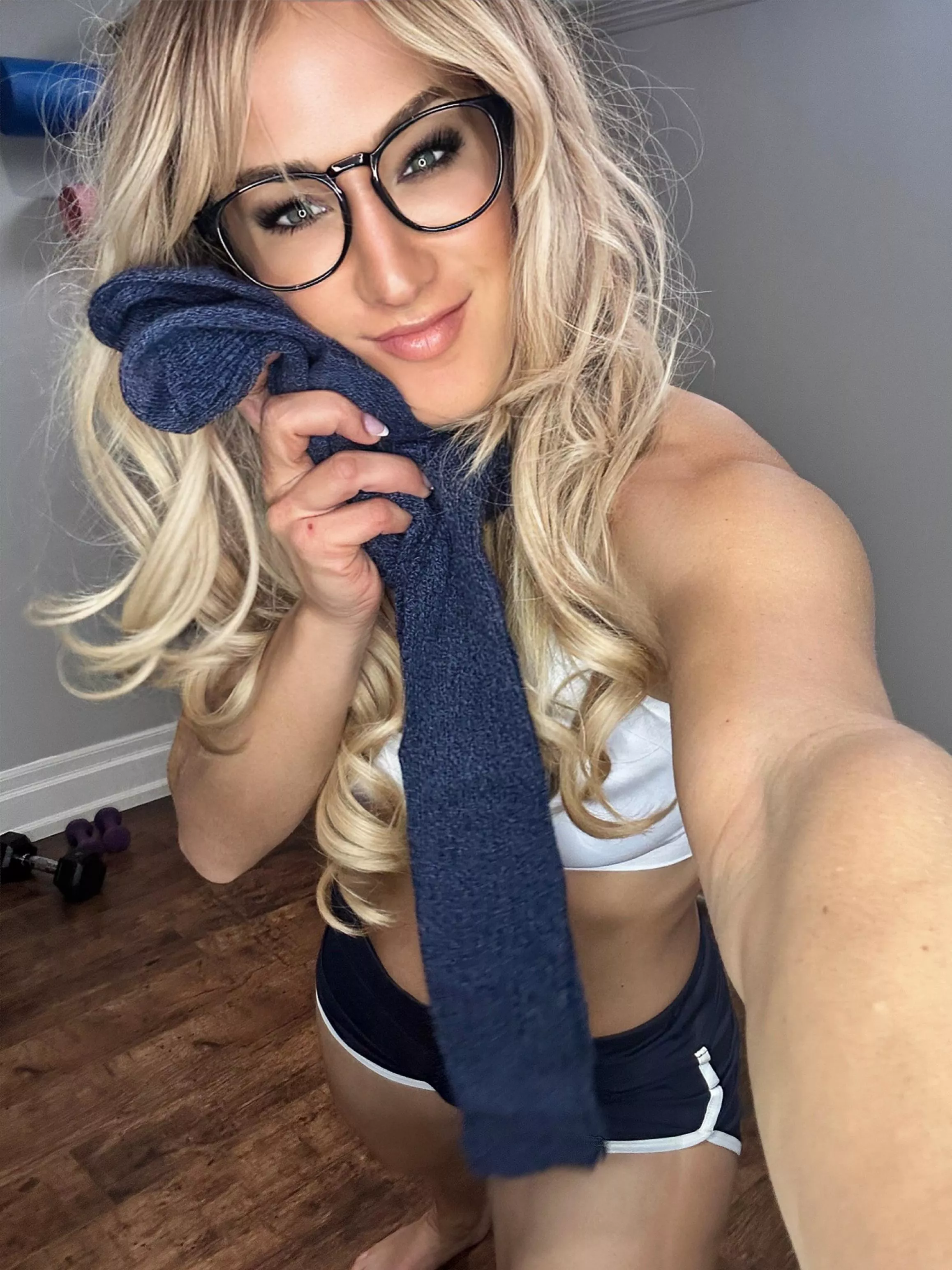 Here to satisfy with a smile posted by Isabellalovesit