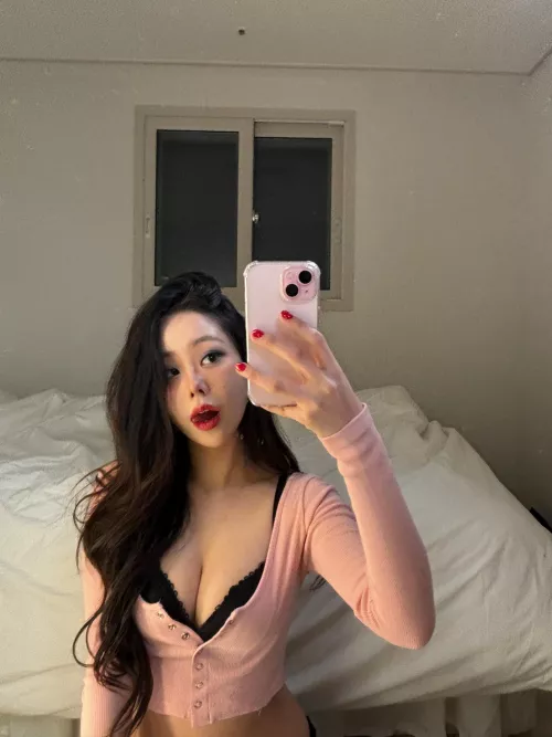 hoping you like how this top looks on my body by xoo_Chloe
