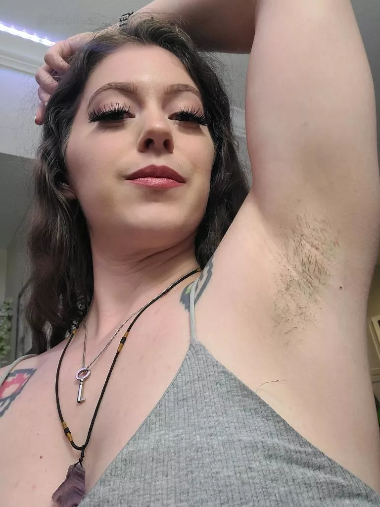 I haven't shaved or put on deodorant in days, wanna smell?  posted by feetofastoner