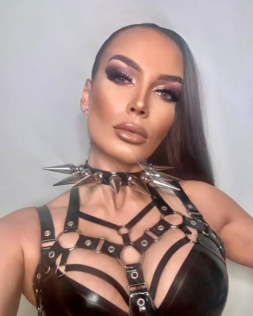 I know you love something sharp and pointy by mrs_utraviolence