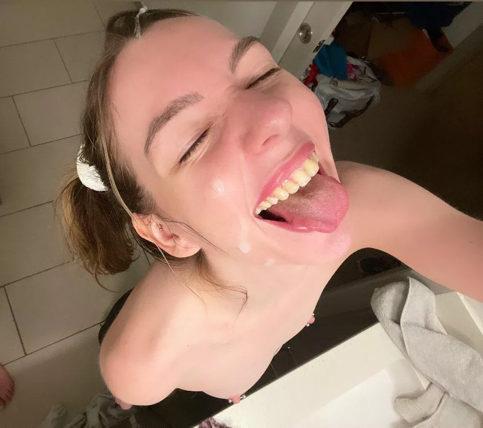 I love facials 😇 posted by lilbbyjnsfw