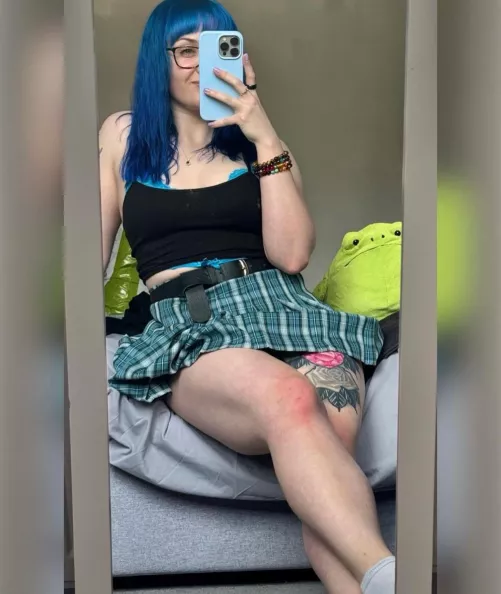 i think timmy approves of my leg definition 🐸😌 by AndieHart98