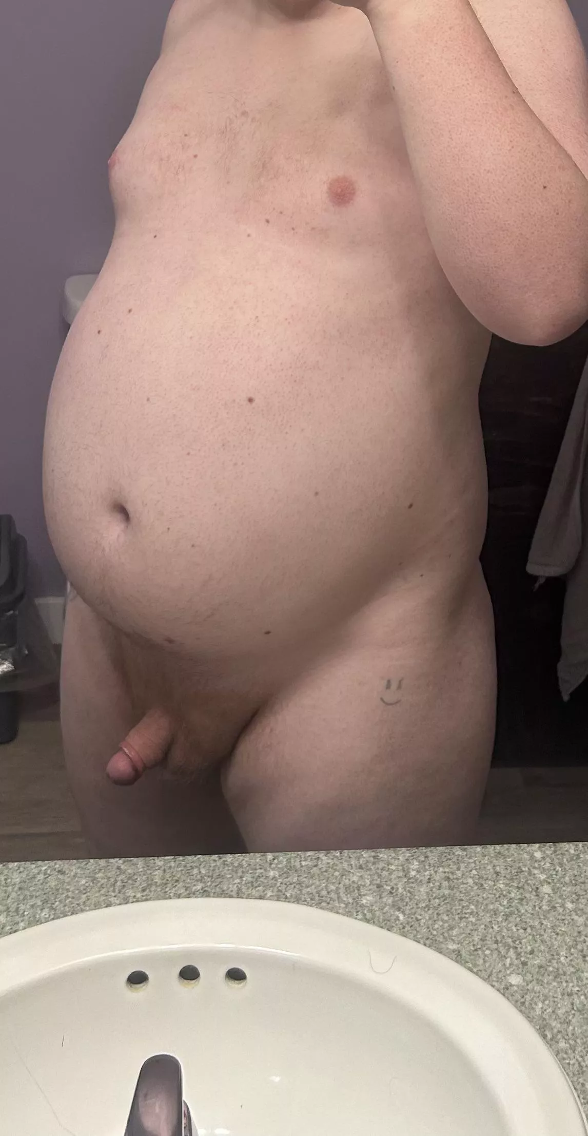 Im not that fat for 18 right? 🫣🐷 posted by fattygainerteen