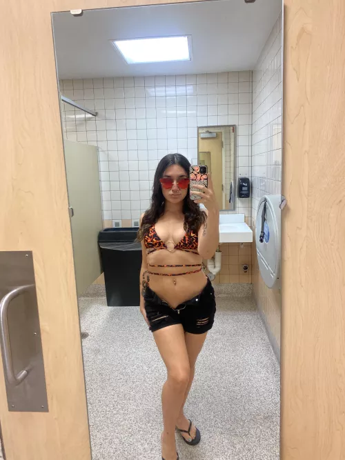 I’m short but my legs are hot  by radbitchliv