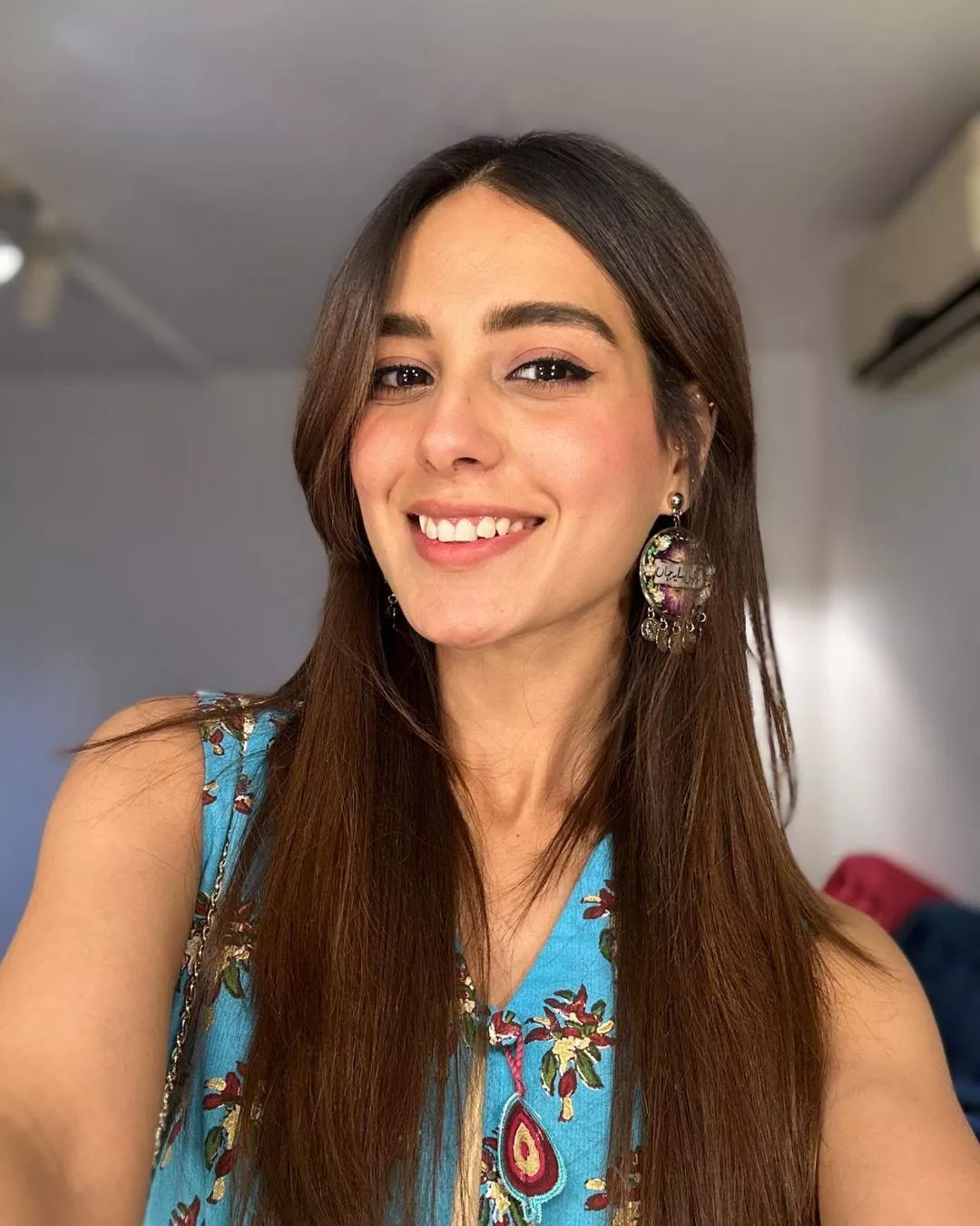 Iqra Aziz posted by Atlast_89P13