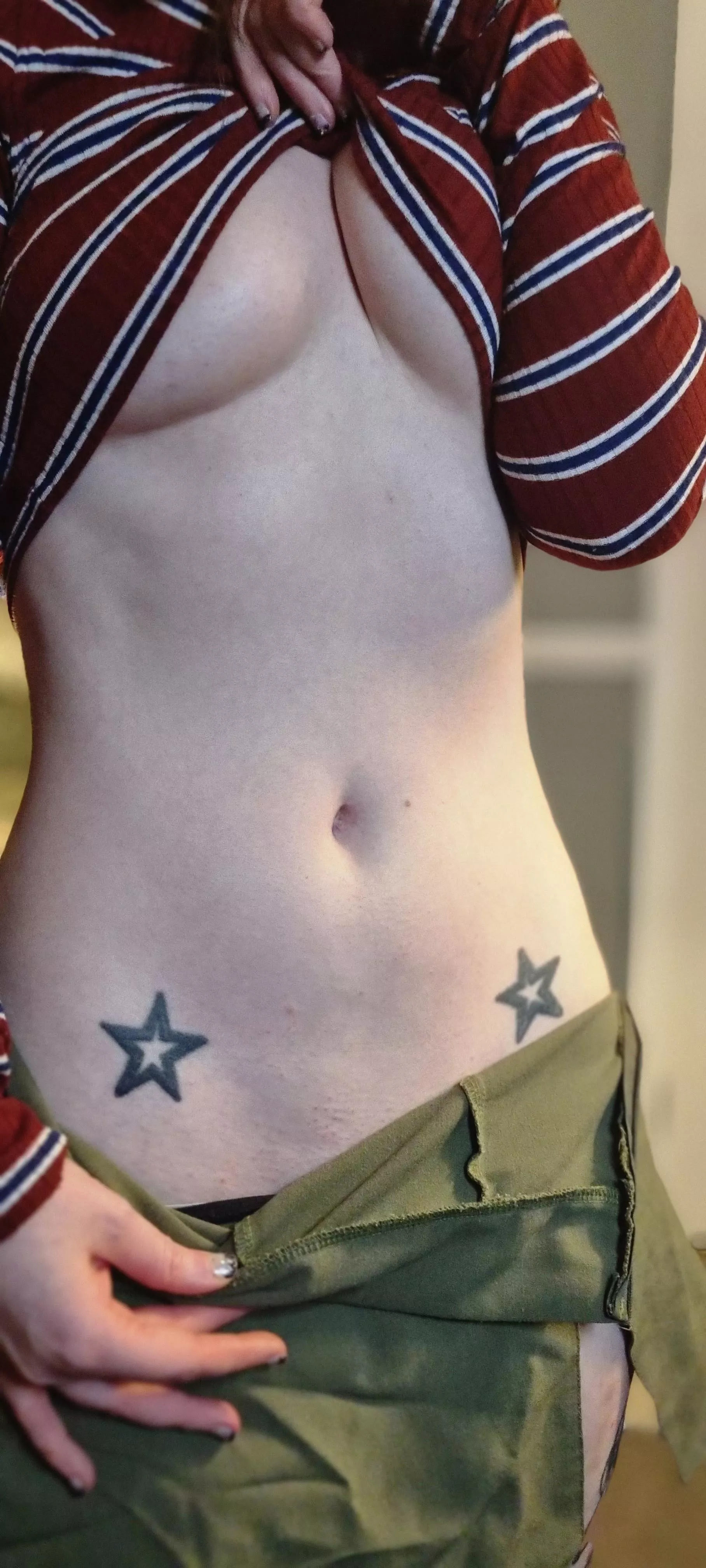 Lick me in between my stars posted by Intelligent-Cost-676