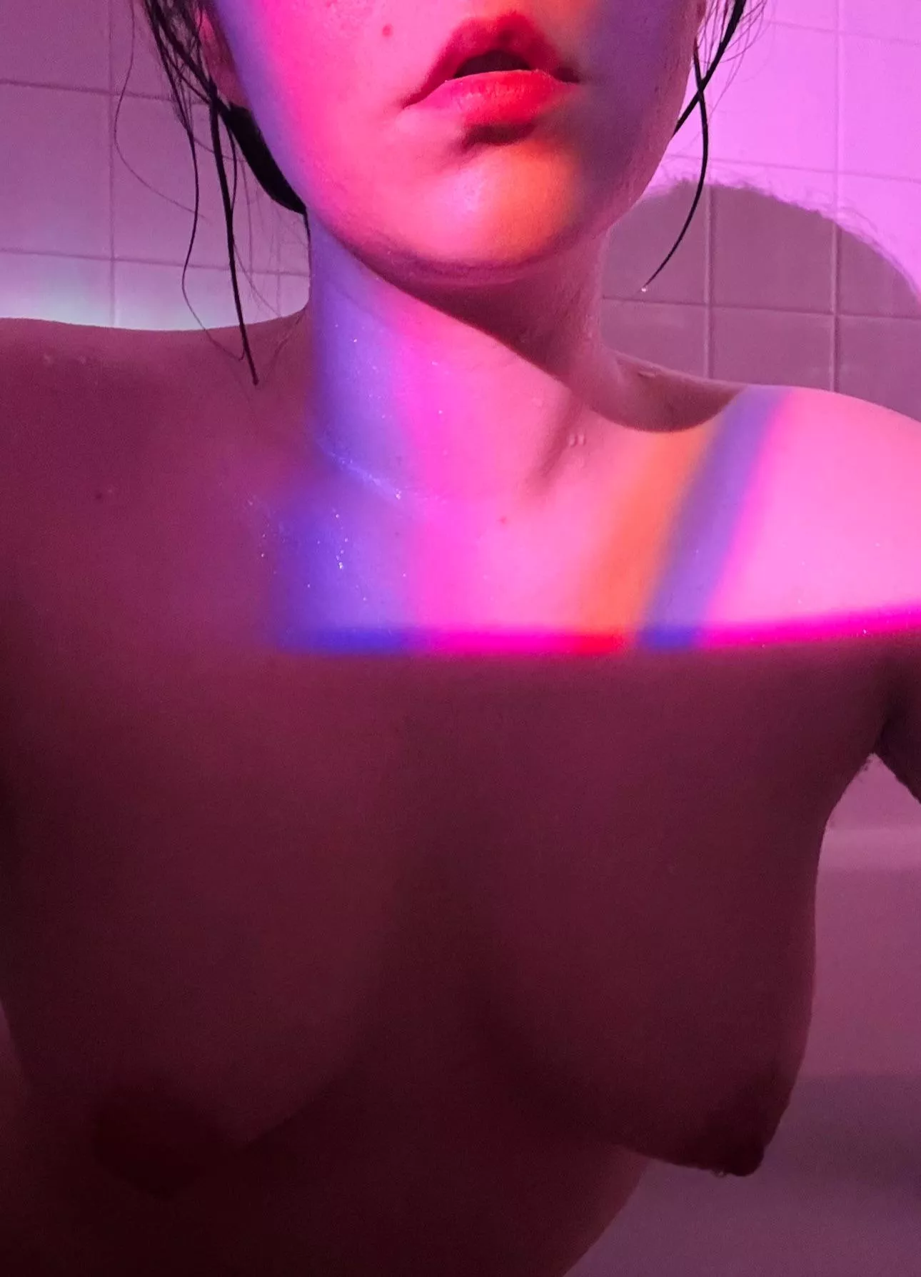 love this lighting :) posted by artsyelly