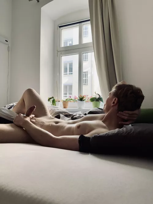 Morning habits... by stadtkindxxx