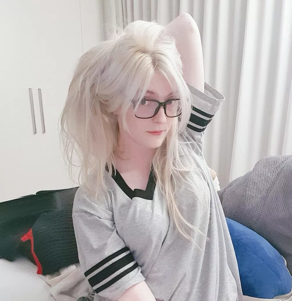 Morning stretch~ posted by stardust_sigil