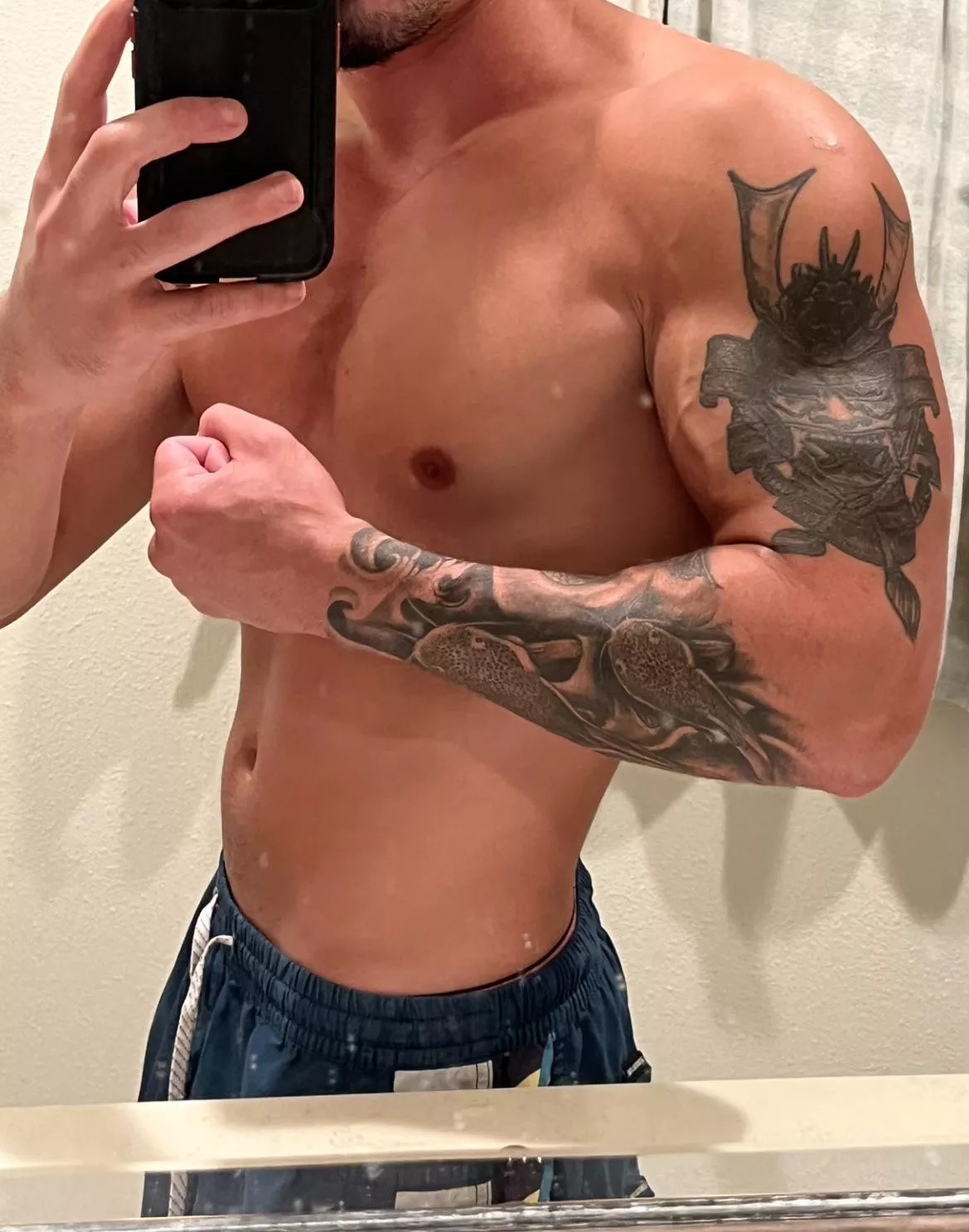 My tan + tatted arm wants to hold a cutie 😈 posted by TheeGuyDerek