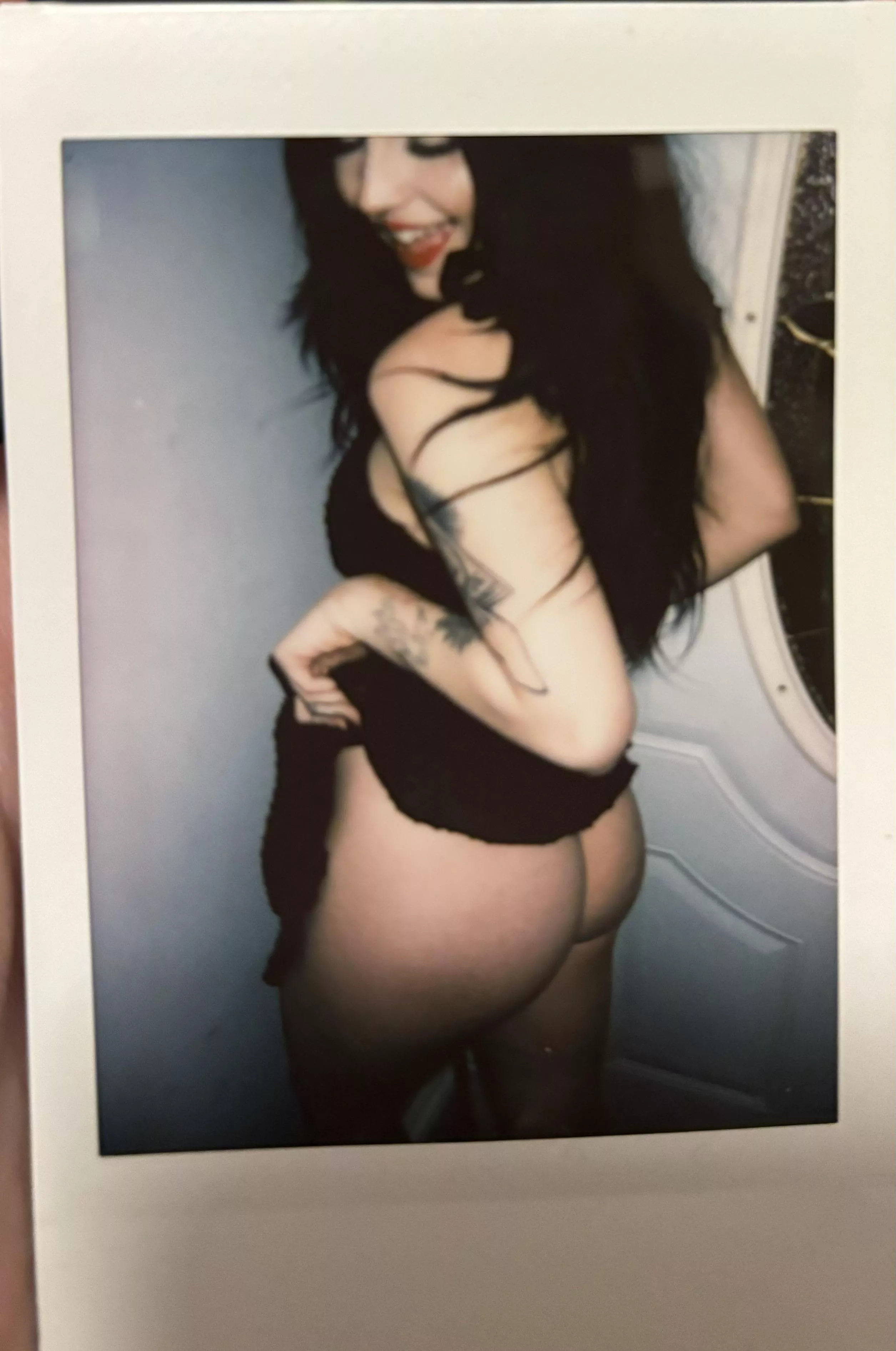 Polaroid ass 🥰🥰🥰🥰 posted by chrrybaby64