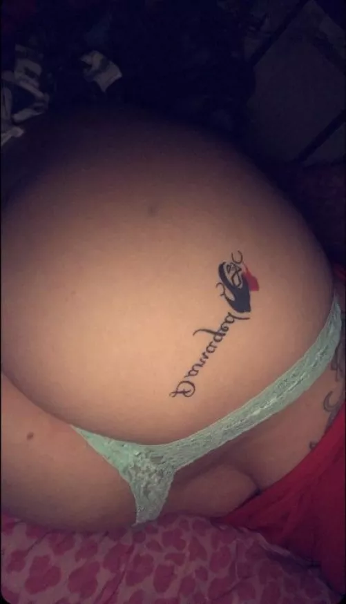 Someone spank me please  by Alexxx_crow