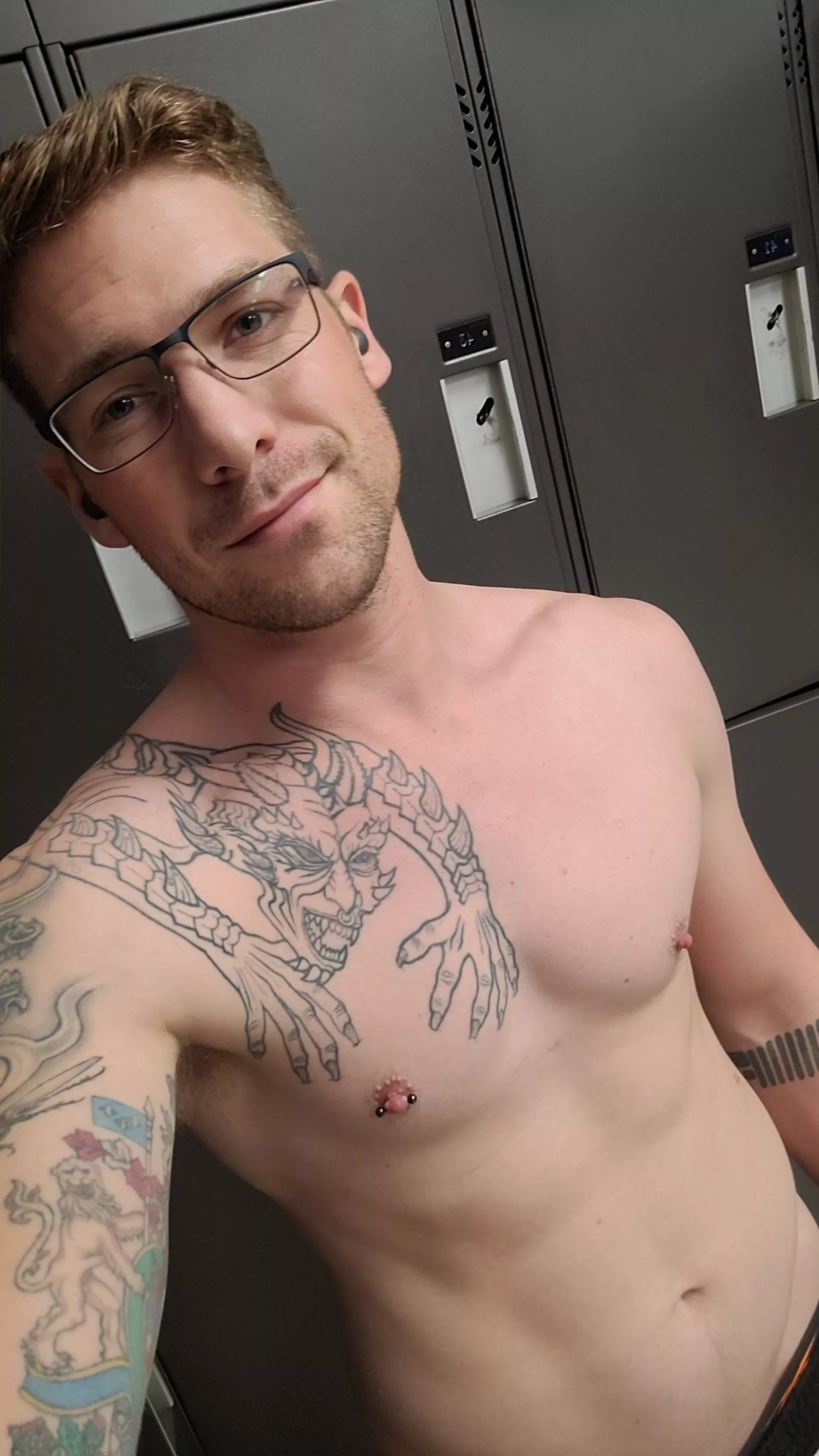 Sunday mornings are always so quiet at the gym posted by Switch6Tim