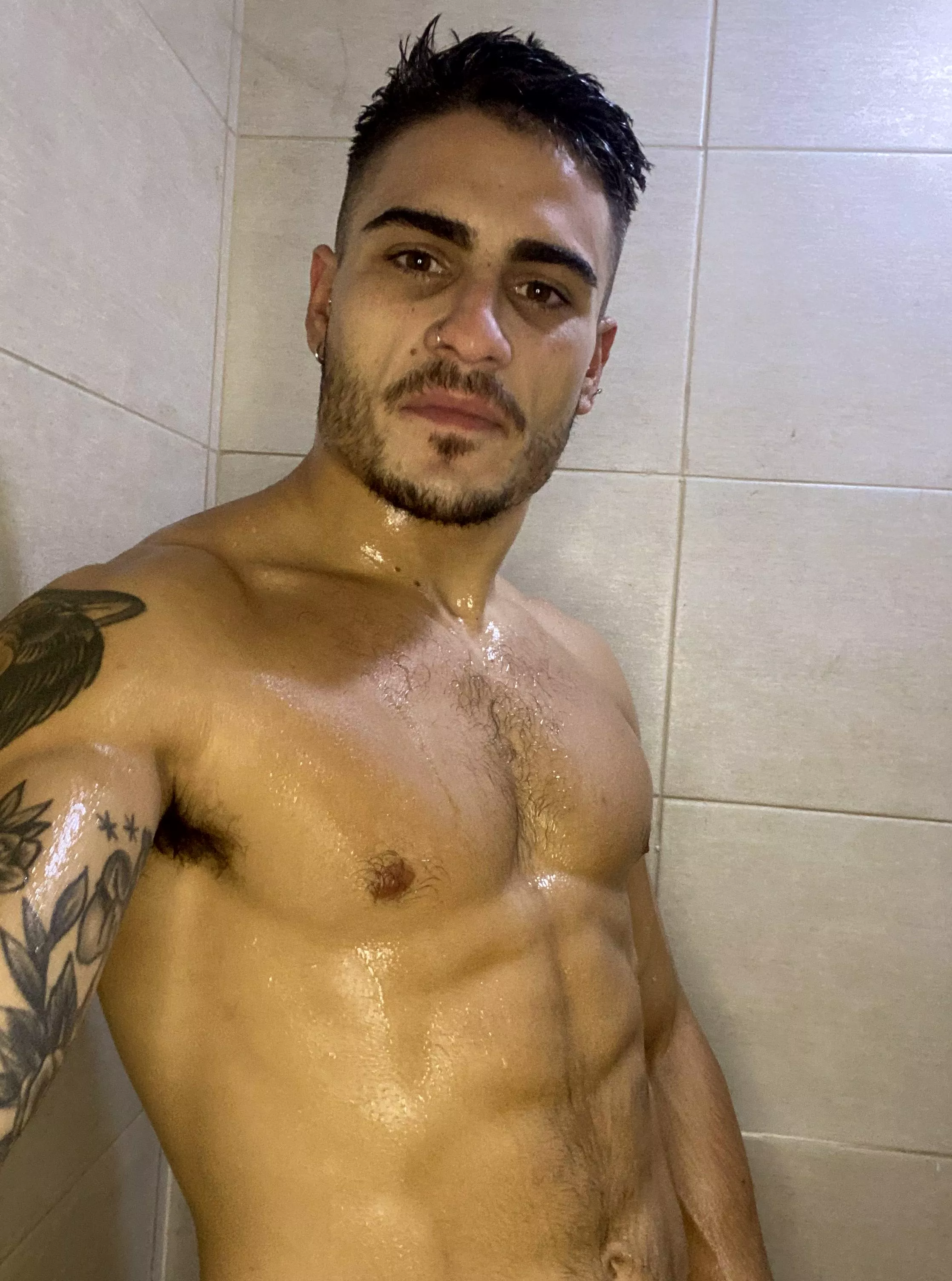 Sup guys, wanna join? posted by OliverKingGay
