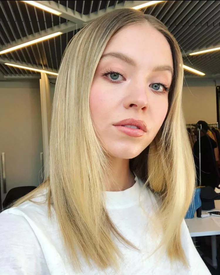 Sydney Sweeney posted by Candid-War855