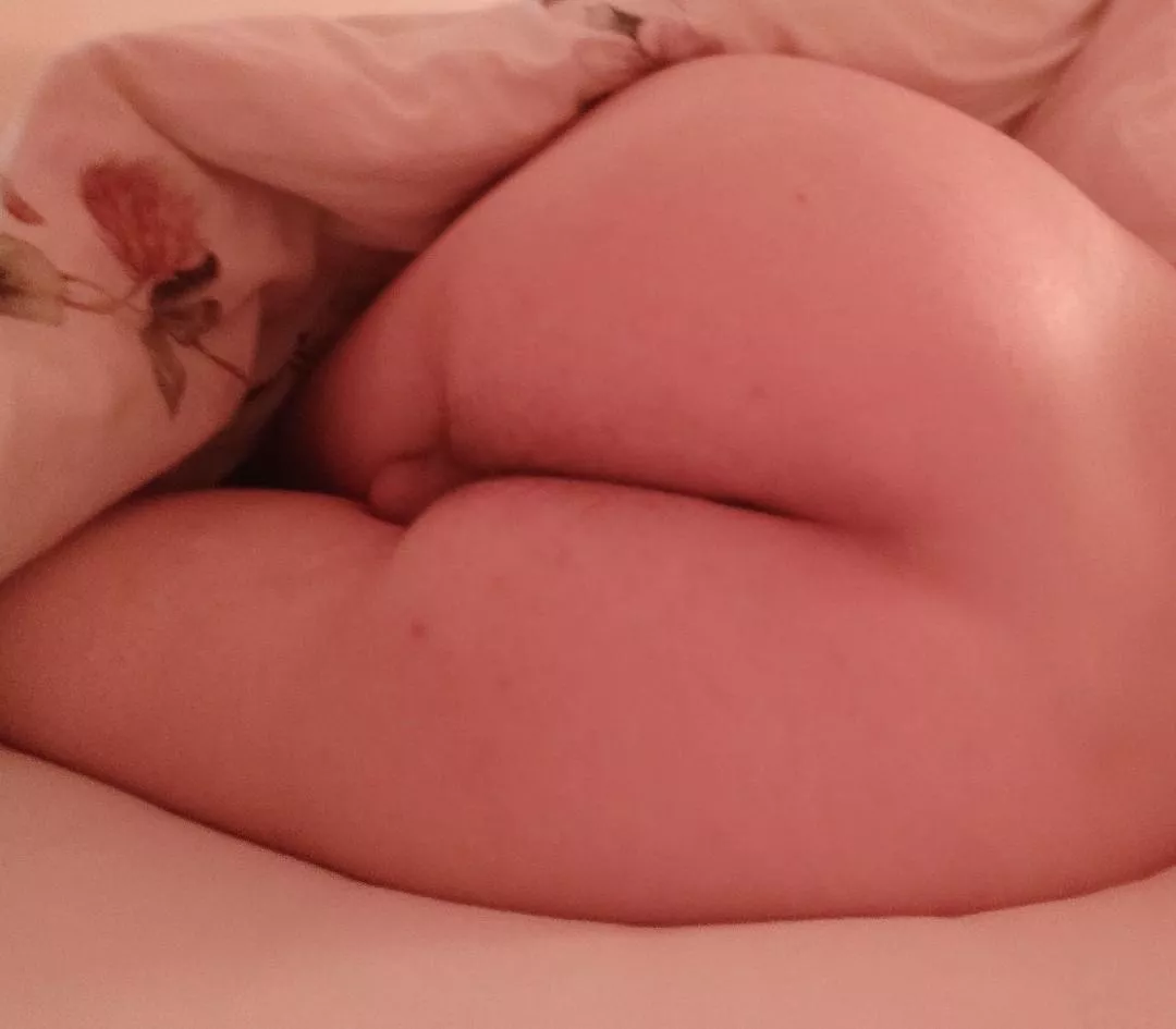 Tell me, is my butt cute? posted by shybiboi