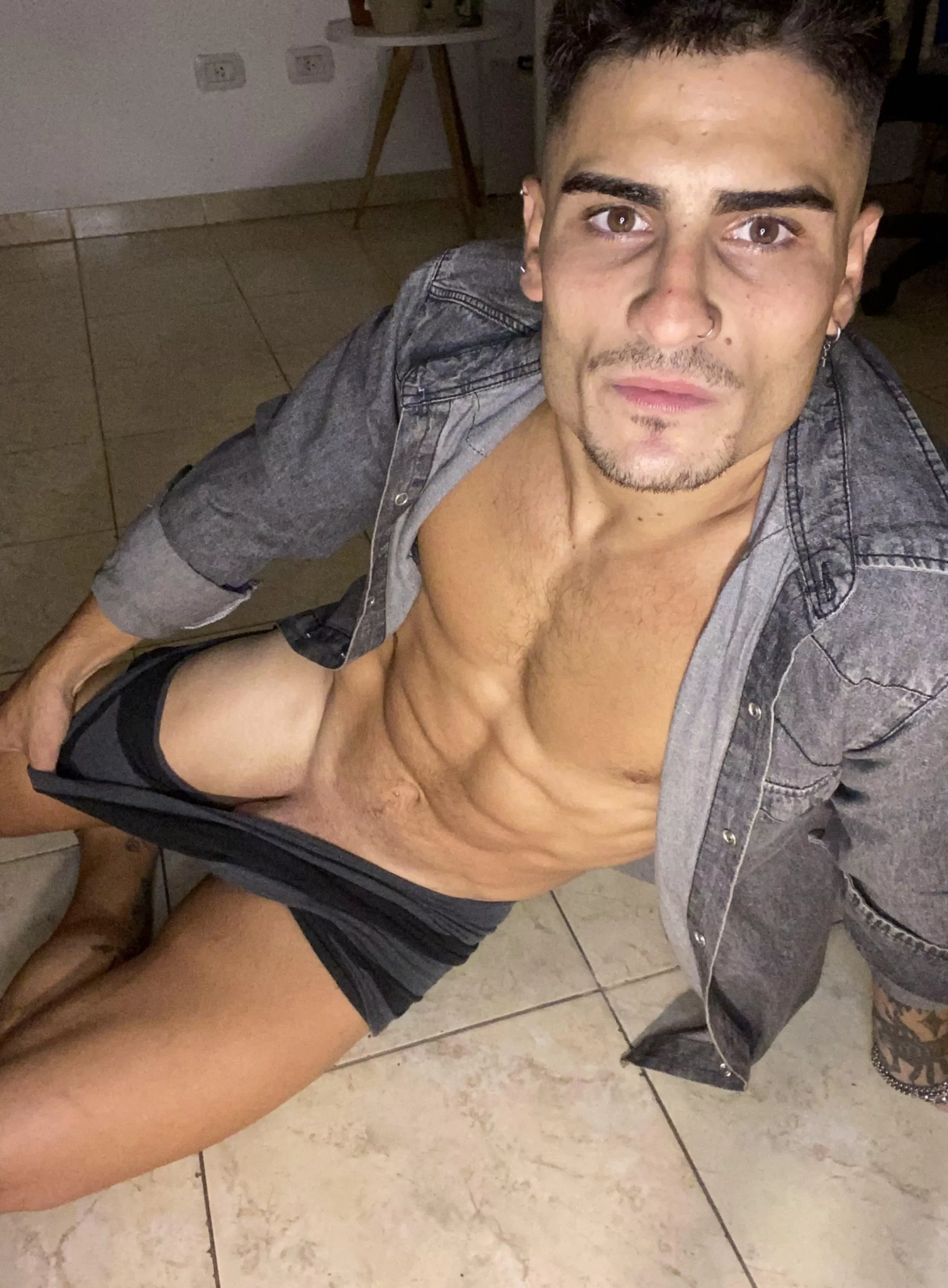 Tell me your first thought. posted by OliverKingxx