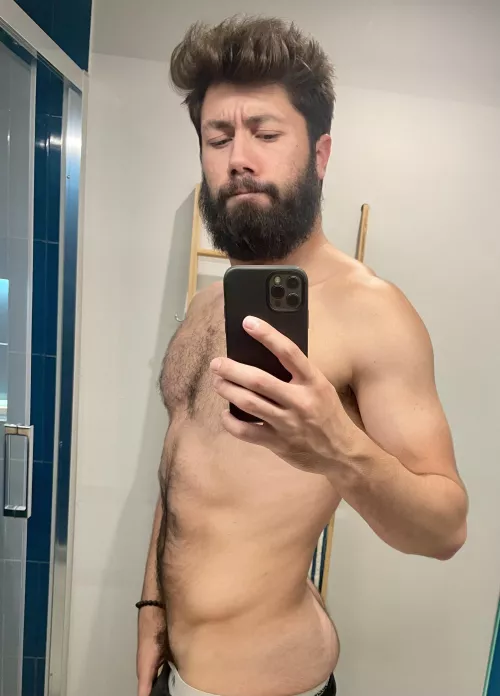 The bush peeking out⚡️ by AxlRagnarok