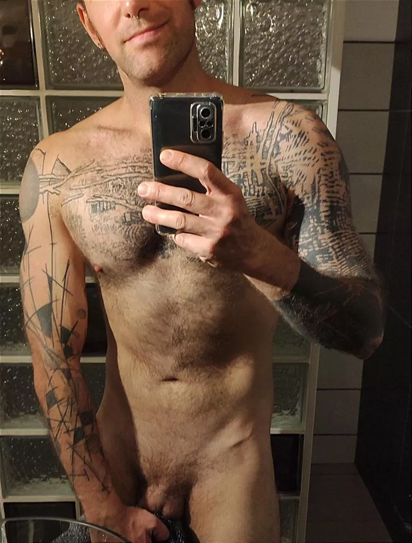 Towel on or off ?  posted by Averageturtlecool