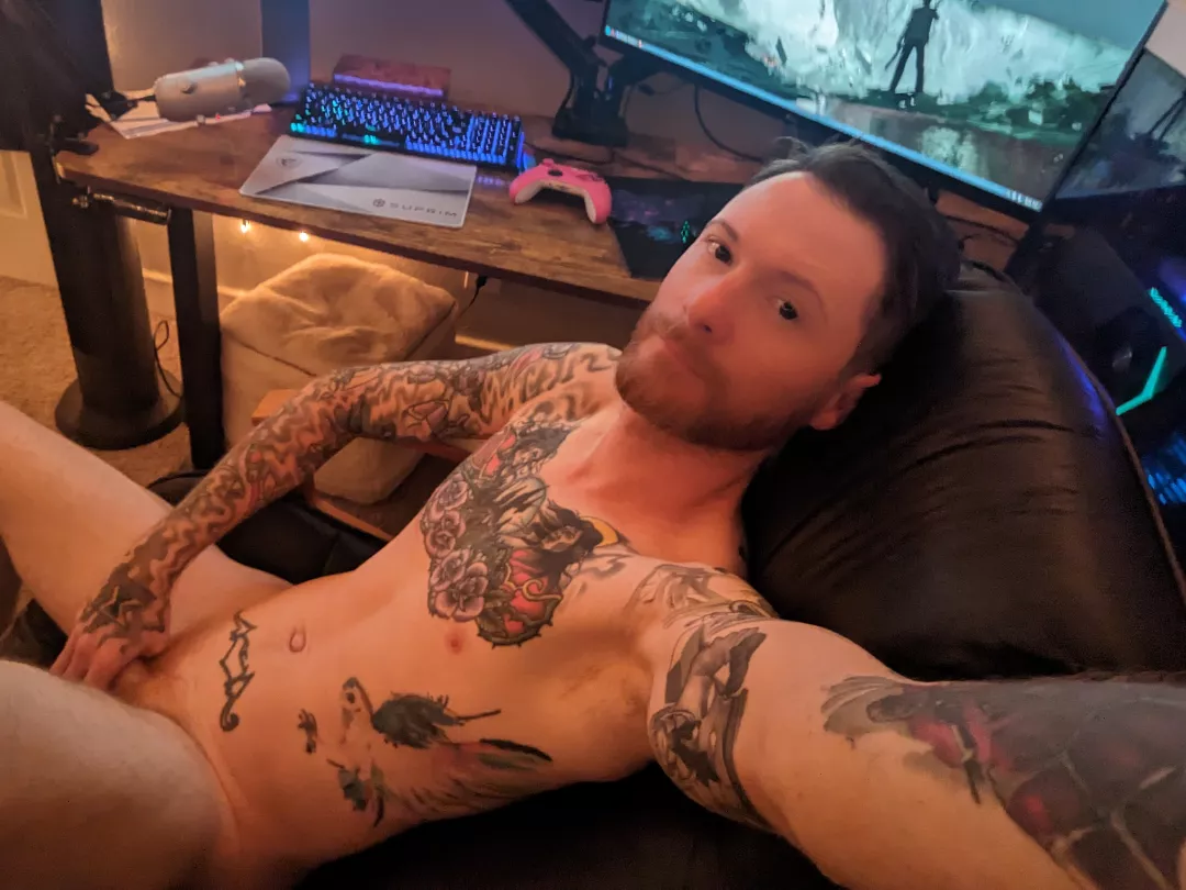 Wanna play games with me? I always have to play solo 🥺 posted by Ginger_Prime