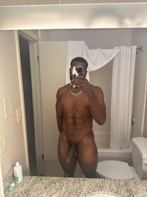 Who needs to be fed by bigshlattyy