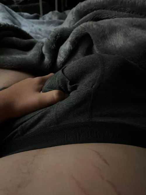 Who wants to see if uncovered by Upbeat-Resolution294