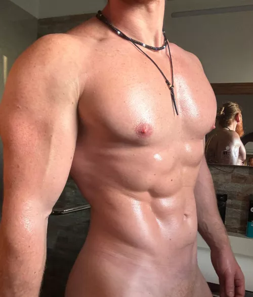 Worship my oiled up muscles  by Bearded_alpha1
