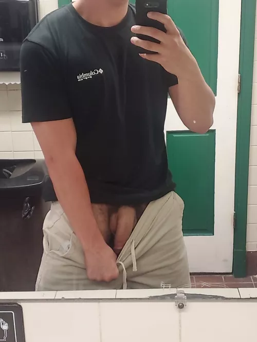 [24] I always get tipped better when I freeball by jockmeat