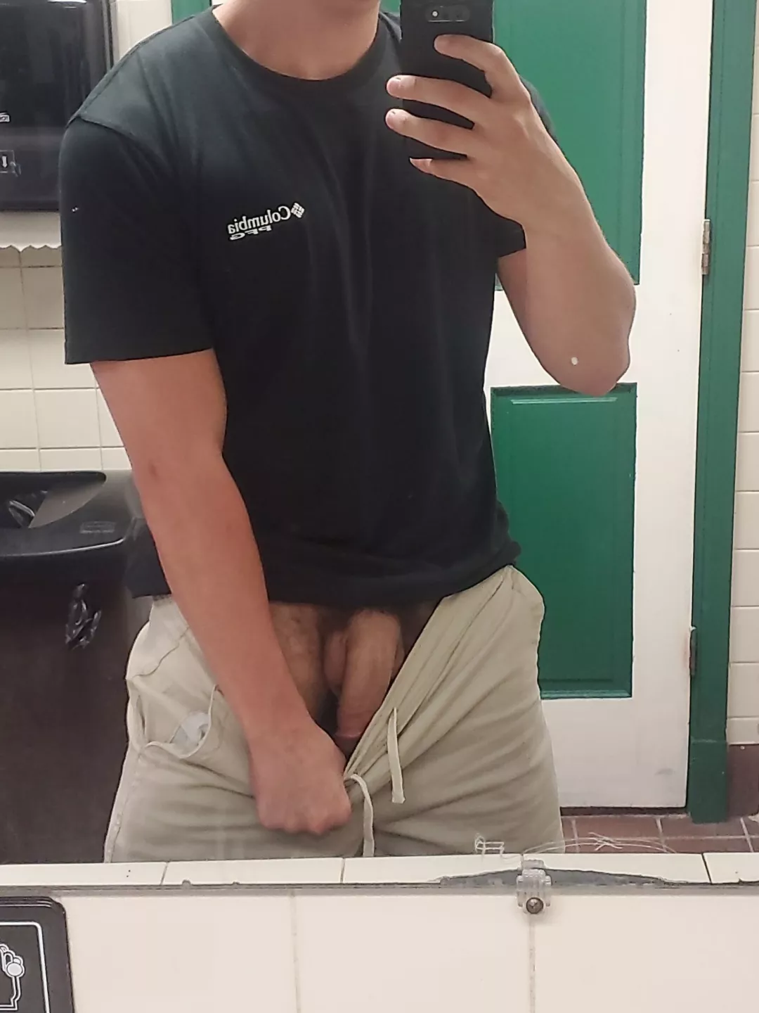 [24] I always get tipped better when I freeball posted by jockmeat